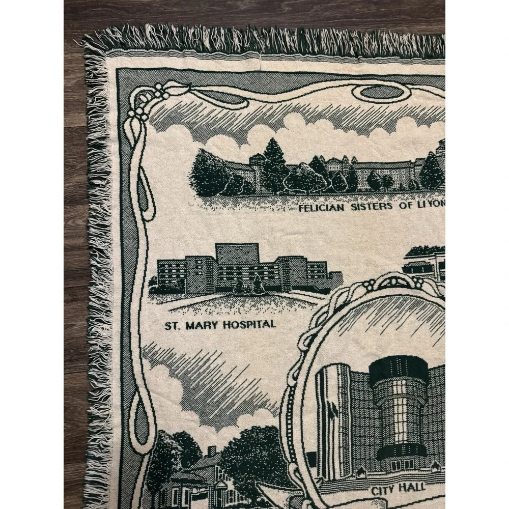 VTG Woven‎ Tapestry Throw blanket Livonia Michigan